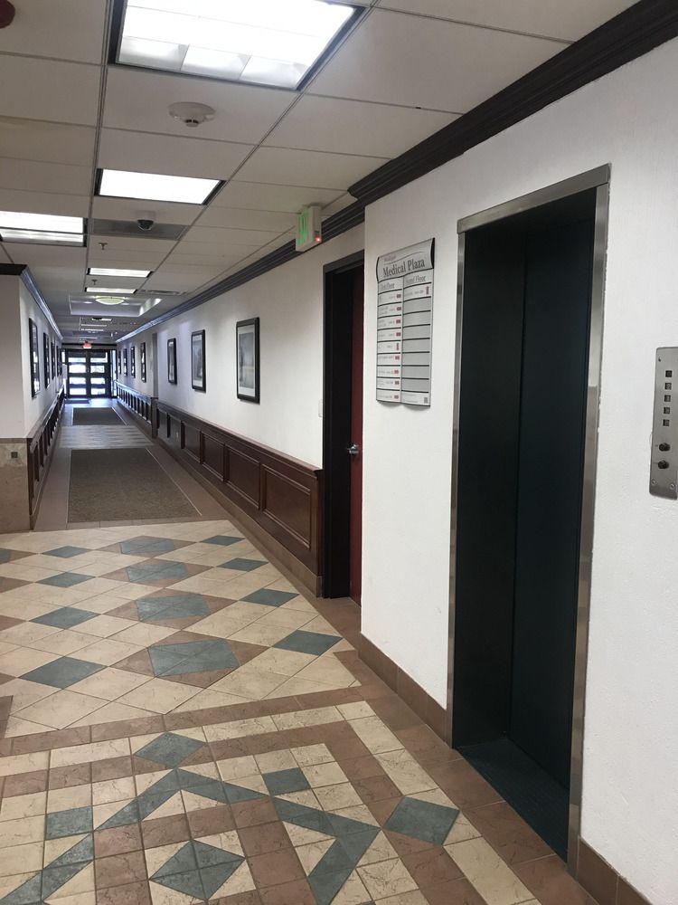 Waukegan Medical Plaza : 1616 Grand Ave, Waukegan, IL 60085